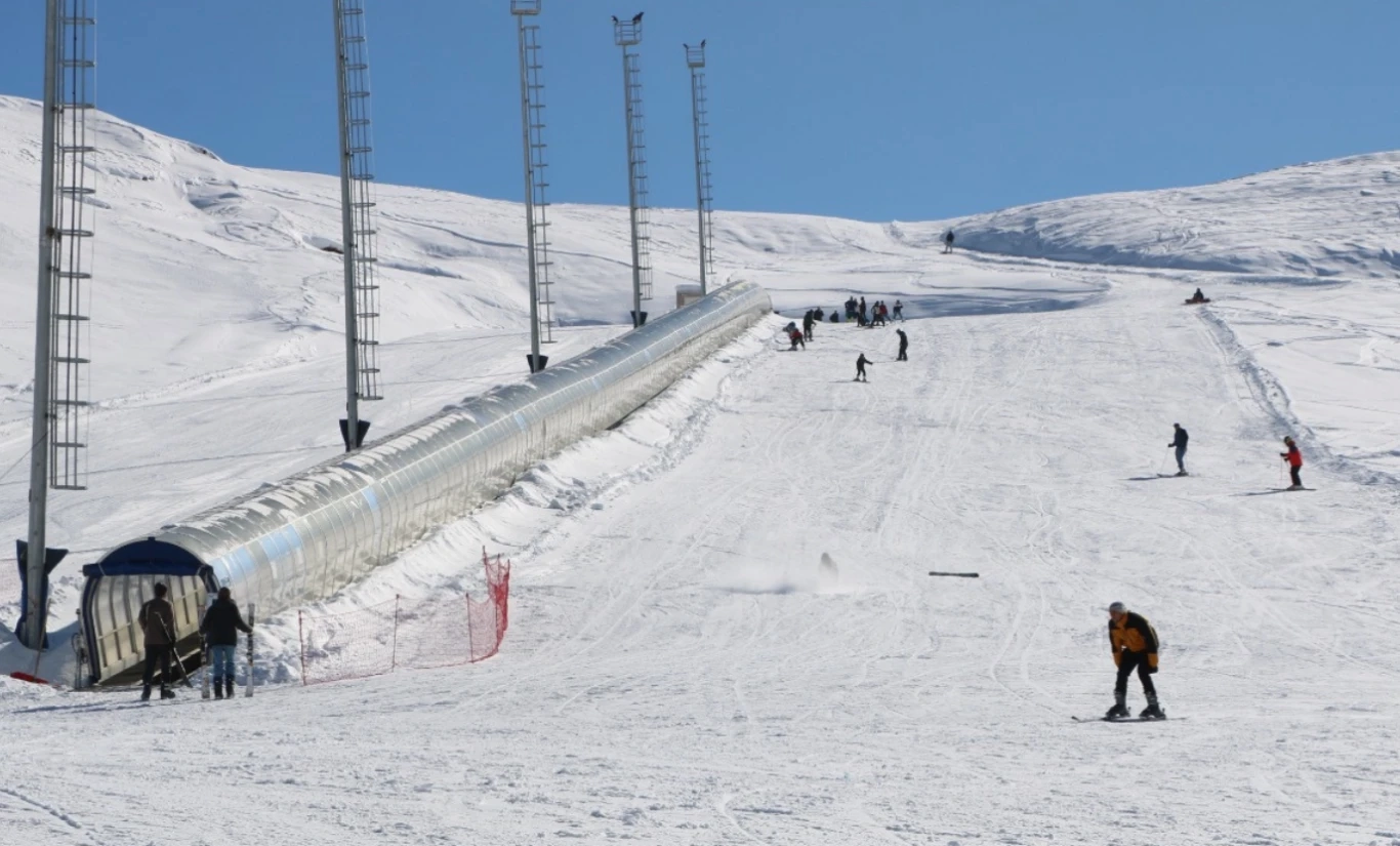 GÜNÜBİRLİK HAKKARİ MERGABÜTAN KAYAK TURU - Fotoğraf 2