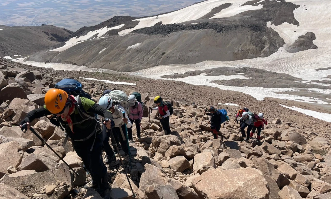 AĞRI & SÜPHAN DAĞLARI: İKİ VOLKAN İKİ ZİRVE - Fotoğraf 14
