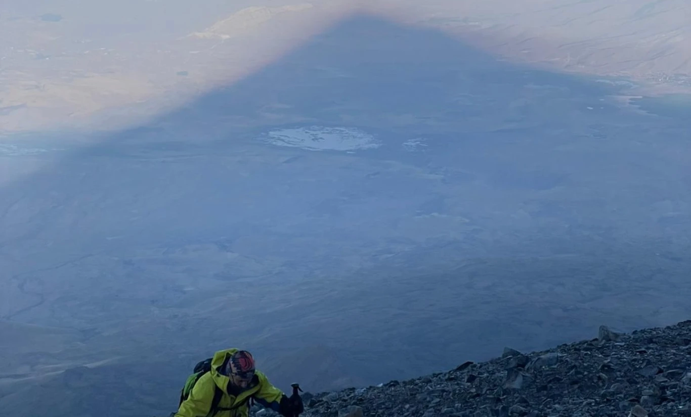 AĞRI & SÜPHAN DAĞLARI: İKİ VOLKAN İKİ ZİRVE - Fotoğraf 1