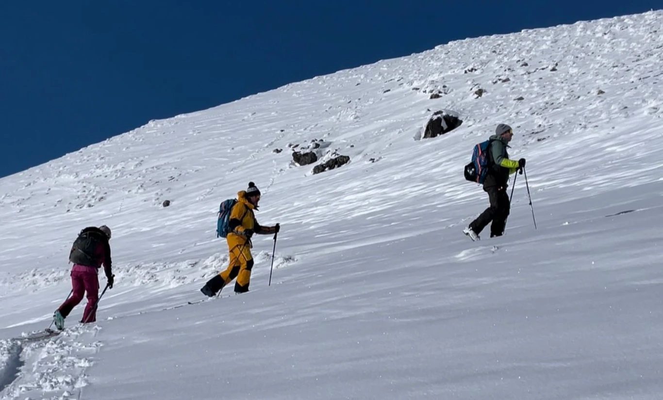HAKKARİ MERGABÜTAN BACKCOUNTRY KAYAK & SNOWBOARD TURU - Fotoğraf 2
