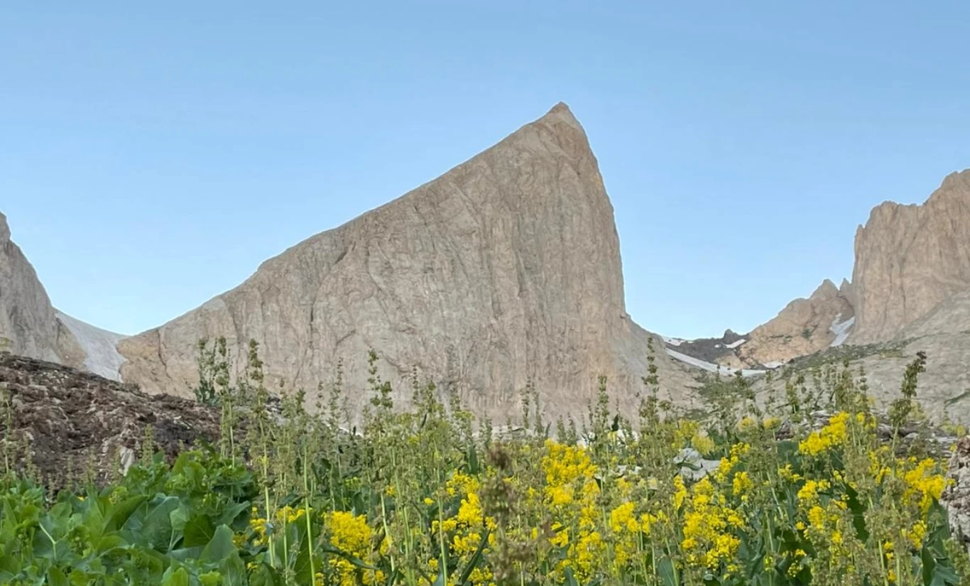 CİLO DAĞLARI REŞKO ZİRVE TIRMANIŞI 4137m Türkçe - Fotoğraf 1